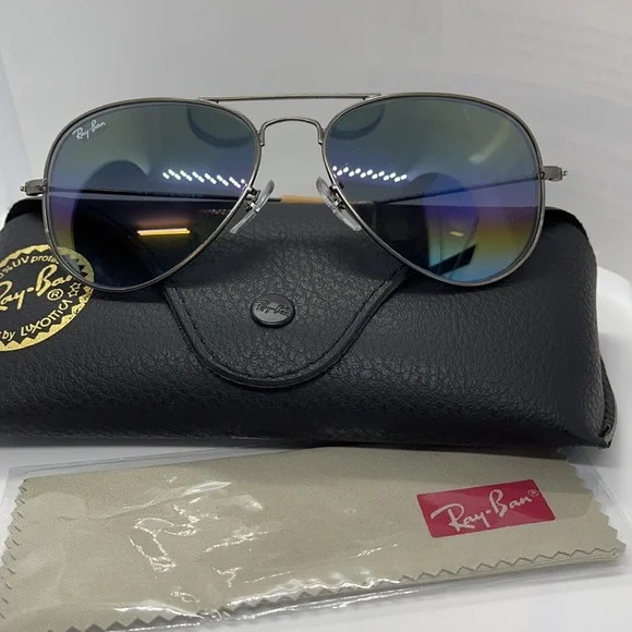 BNIB Rayban Gunmetal with Blue Gradient Lenses - Picture 3 of 6